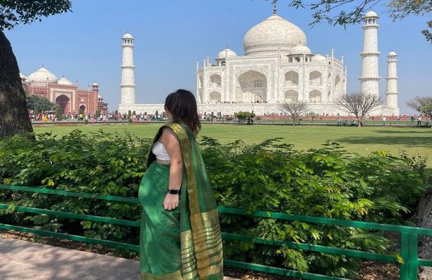 Taj Mahal & Agra Fort Tour with Fatehpur Sikri from Agra