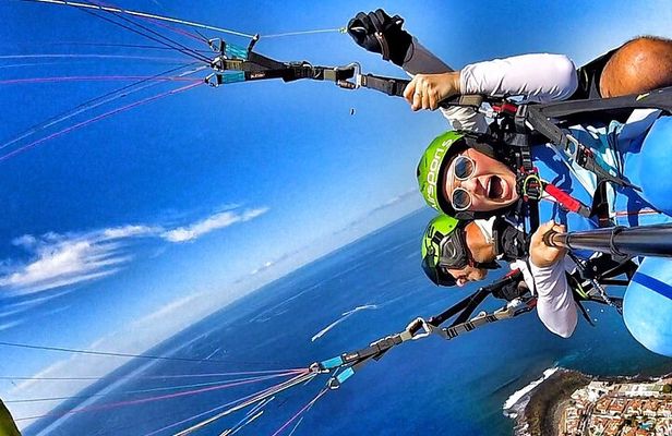 Acrobatic Paragliding Tandem Flight above south Tenerife