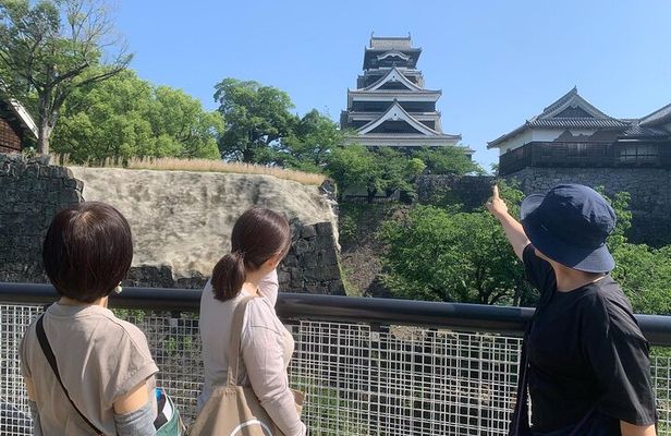Kumamoto Castle Walking Tour with Local Guide