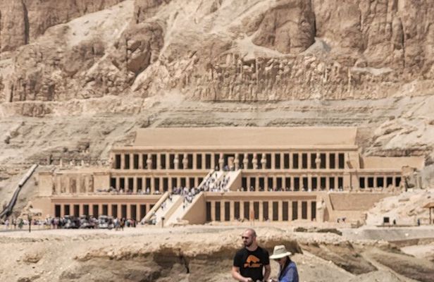 Over night to Luxor from Cairo by Plane