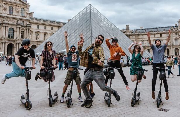 Paris E-Scooter Tour with fun & informative guide (small groups)