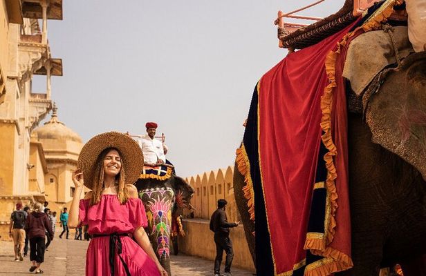 Delightful Private Full Day Tour of Jaipur With Guide