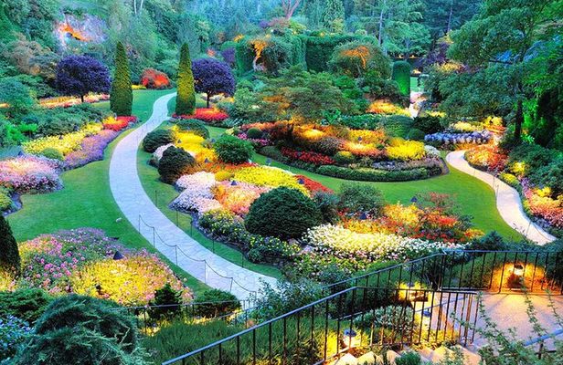 Butchart Gardens and City Highlights Private tour