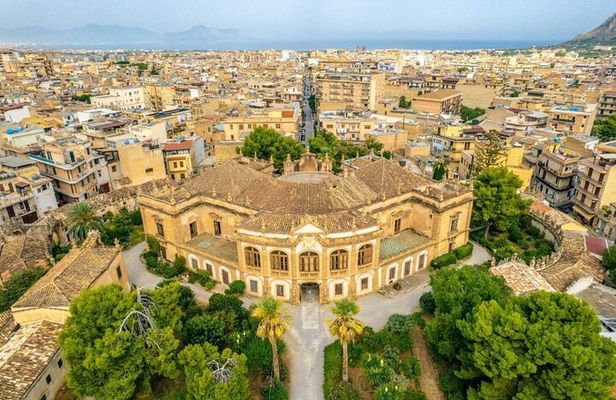 Tour of Villa Palagonia and Street Food itinerary in Bagheria