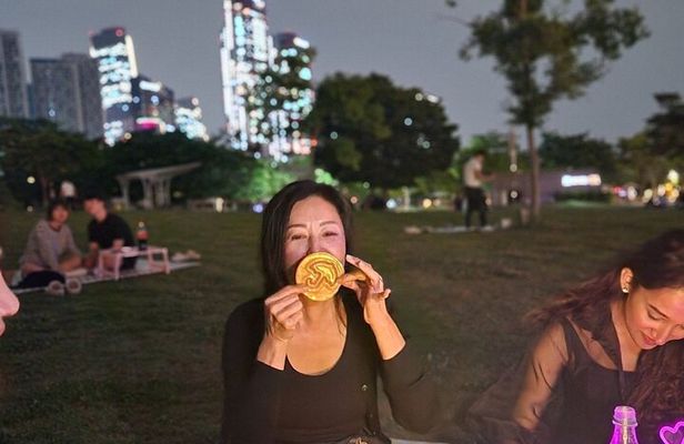 Seoul Han River Night Tour: Picnic, Games & Starlight Cruise