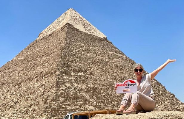 Private tour at Giza pyramids & Sphinx 