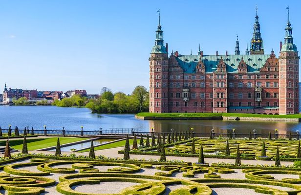 Half-Day Private Tour to Kronborg and Frederiksborg Castle
