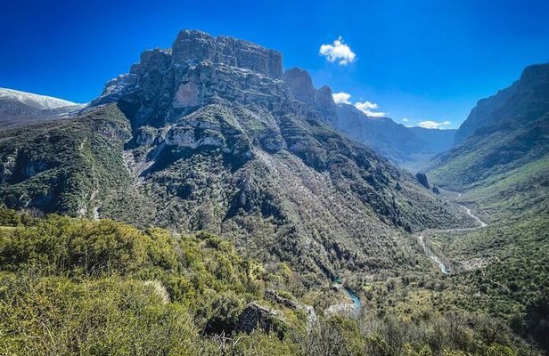 Hiking in Vikos Gorge