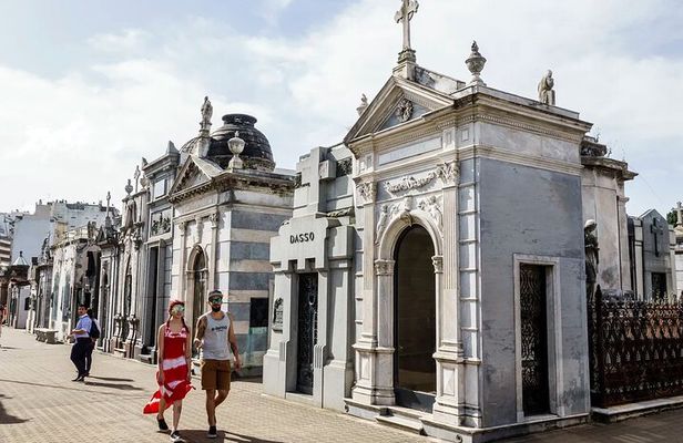 Recoleta & cemetery for curious people