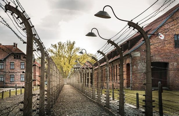 Private Tour to Auschwitz from Prague