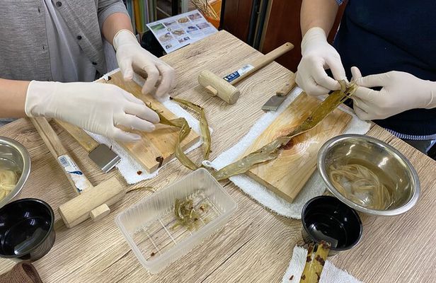 Private Workshop of Handmade Traditional Japanese Paper in Tokyo