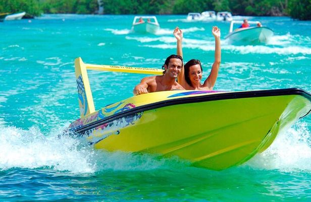 Fast & Fun: Cancun Speedboat Tour with Snorkeling