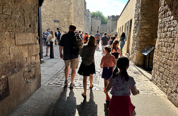 Tower of London for kids & families Private Guided Tour with pre-booked Tickets