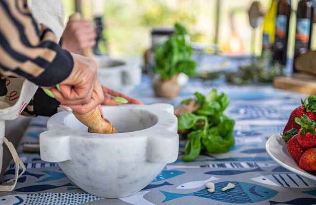 Cinque Terre: Pesto cooking class with sea view in Riomaggiore