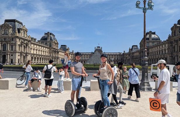 Paris Segway Tour with Ticket for Seine River Cruise