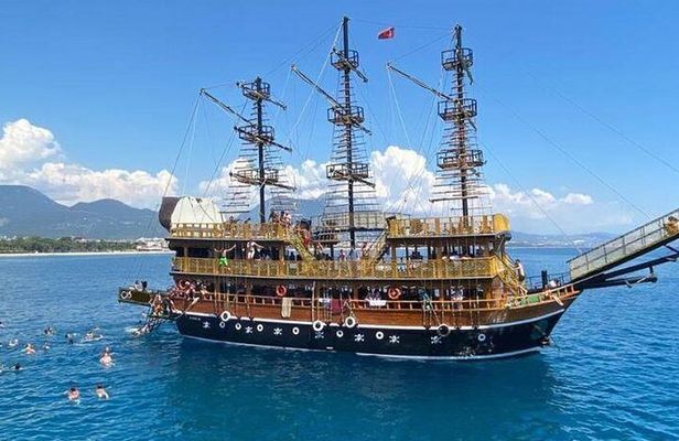6-Hour Kemer Pirate Boat Tour with Open-Buffet Lunch from Antalya