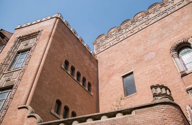 2-Hour Jewish Quarter Walking Tour in Budapest with Historian