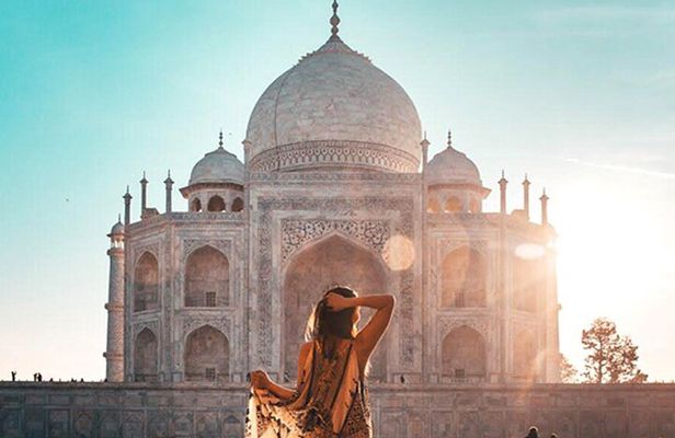 Taj Mahal Sunrise Tour from Delhi