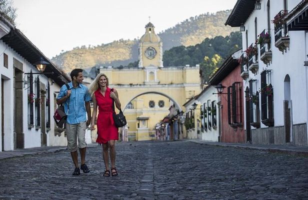 Antigua Guided Tour with lunch from Quetzal Port.