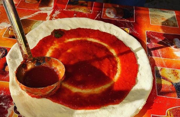 Family Cooking Class in Chianti with pizza and tiramisu