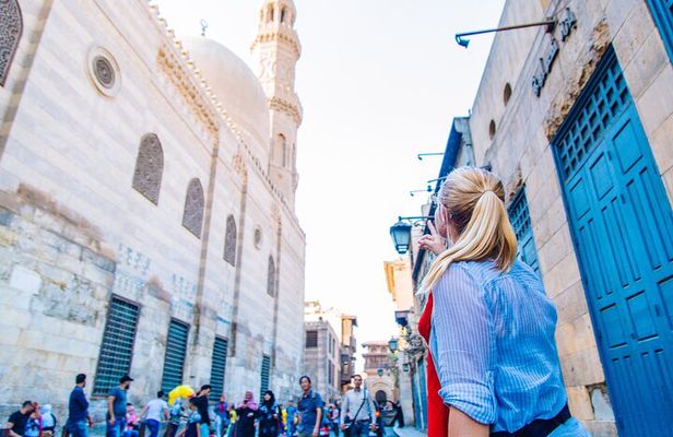 Downtown Cairo Half-Day Tour with Egyptian Dinner