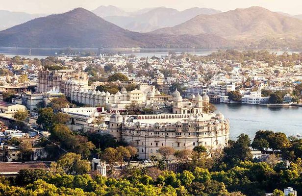 6 Days Golden Triangle with Udaipur Tour : Delhi, Agra, Jaipur
