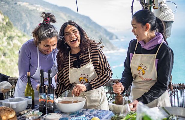 Cinque Terre: Gnocchi & Pesto Class with Seaview in Riomaggiore
