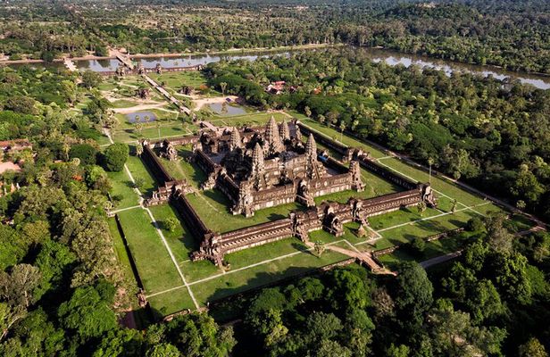 Vietnam And Cambodia At Glance in 9 Days