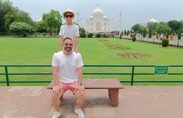 Private Taj Mahal Tour by Train from Delhi-All Inclusive