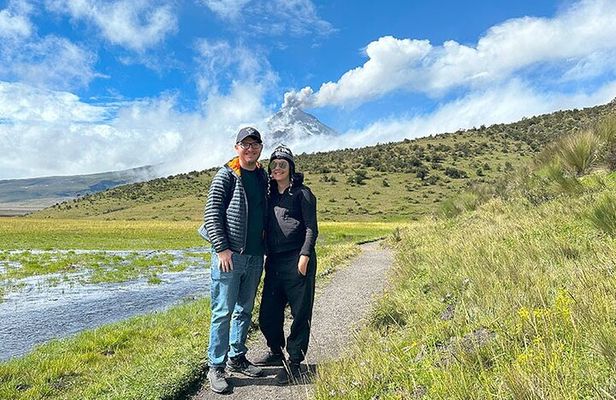 Cotopaxi and Quilotoa Volcano Tour - Lunch & Tickets included