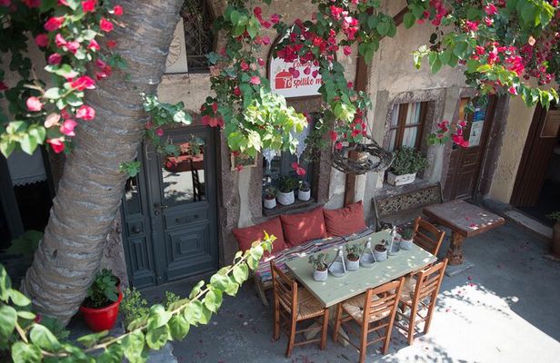 Cooking Class in Traditional cave house in Santorini!