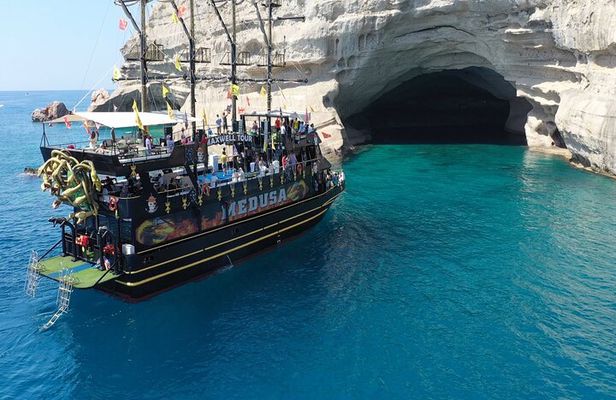 Full Day Pirate Boat Tour in Marmaris with Lunch & Beverages
