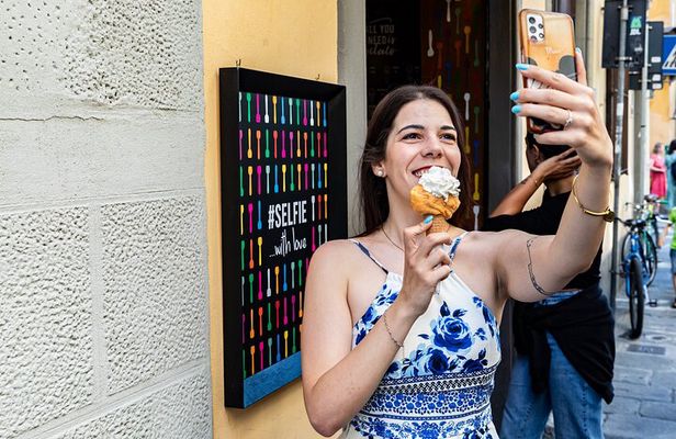 Winner 2025 Florence Sunset Food & Wine Tour by Eating Europe