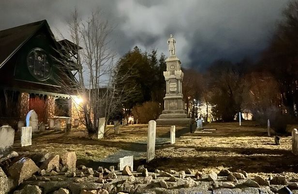 90-minute Ghost Walking Tour in Bar Harbor
