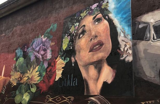 Chacarita Walking Tour - Spooky Cemetery, History & Pizza