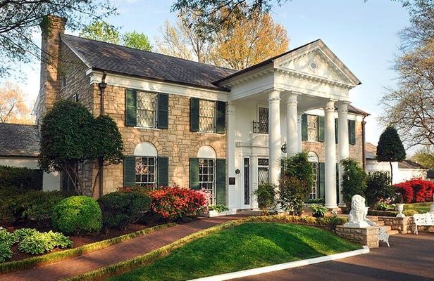 Premium Elvis Experience: City Tour with Graceland Tickets