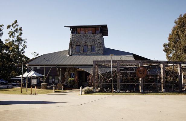 Sirromet Cellar Door Wine Tasting Public Tour with Lunch