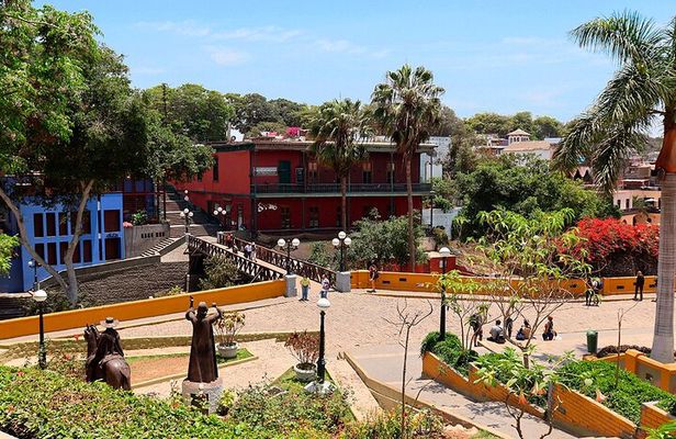 Highlights of Lima: Miraflores, Surquillo, Barranco & Chorrillos