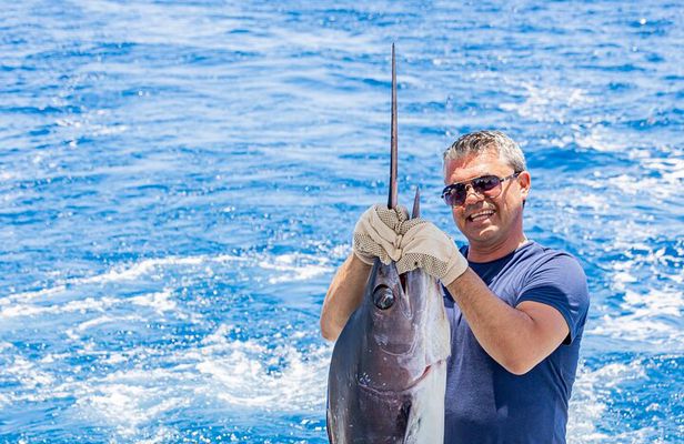 Reel Adventures: A Fin-tastic Fishing Tour
