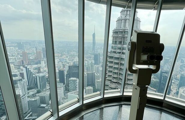 LUXURY VIP bus: Kuala Lumpur (KL) guided day tour from Singapore