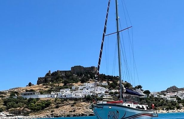 Private Full/Half-Day Boat Trip in Greece with Food and Drinks