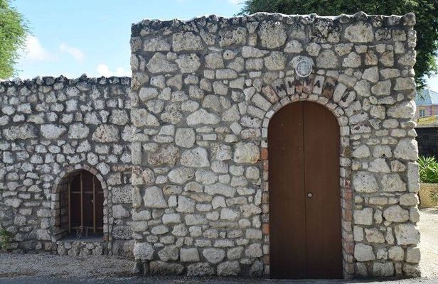 2-Hour Small Group Guided Bridgetown Historic Jewish Walking Tour