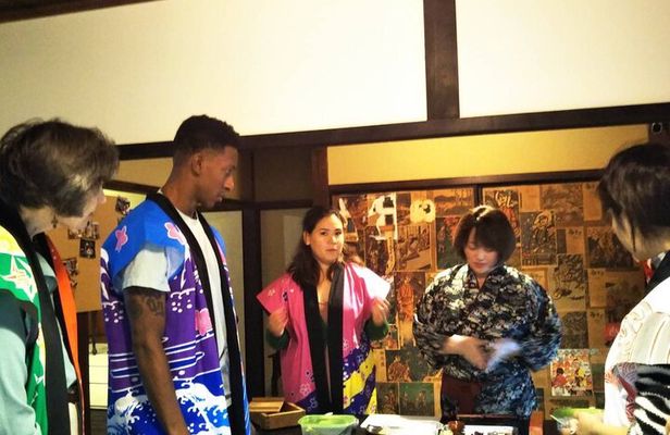 1-Hour Sushi Workshop with Local Instructor in Kyoto Japan