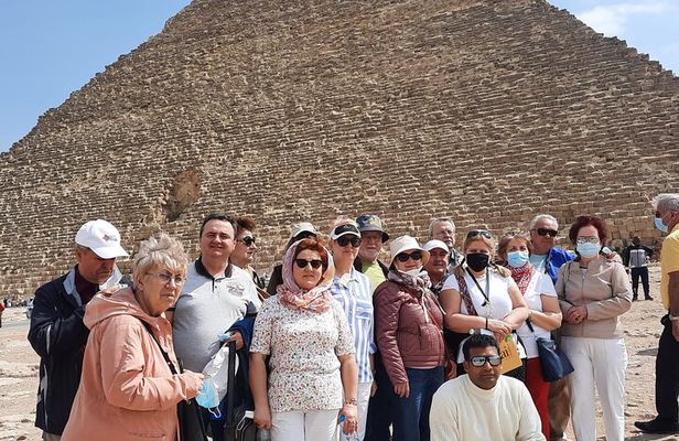 Half-day Private Tour in Pyramids of Giza and Sphinx