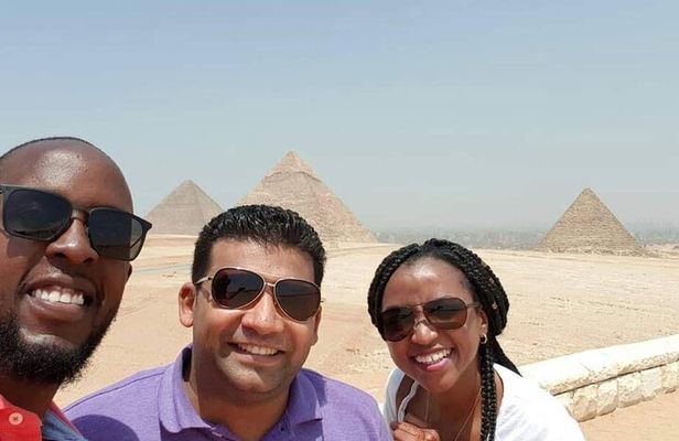 Half-day Private Tour in Pyramids of Giza and Sphinx