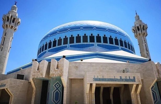 Exploring Shrines, Mosques, and Holy Landmarks Private Tour