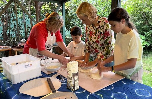 Pizza course and tasting on Lake Maggiore