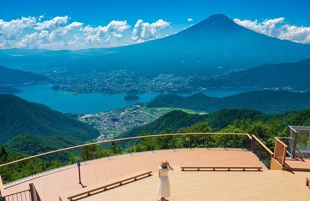 Fuji Spiritual Private Tour with Lunch and Dinner