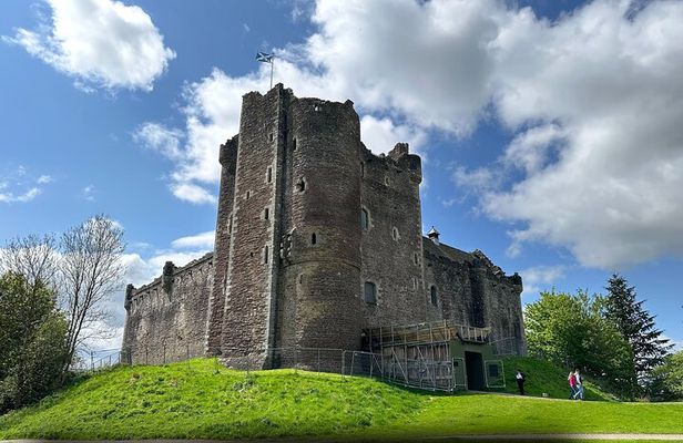 Game of Thrones and Outlander Small Group Tour from Edinburgh