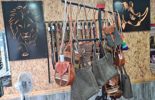Nairobi Tour: Giraffe Center, Kobe Beads & Karen Blixen Museum